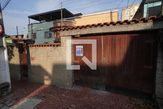 Fachada de casa à venda com 5 quartos, 132m² em Fonseca, Niterói