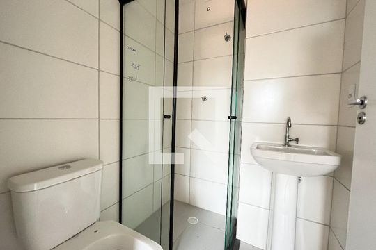 Banheiro da Suíte de apartamento para alugar com 1 quarto, 27m² em Vila Campestre, São Paulo