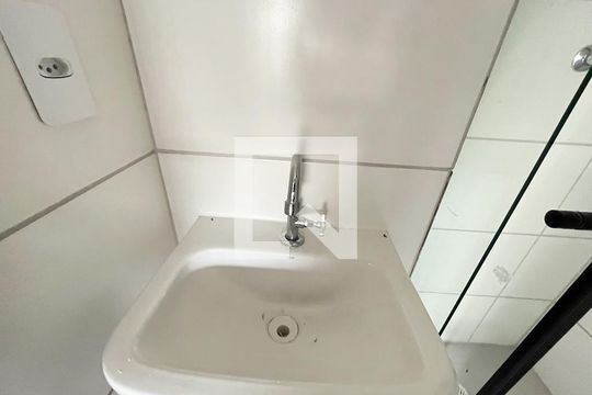 Banheiro da Suíte de apartamento para alugar com 1 quarto, 27m² em Vila Campestre, São Paulo