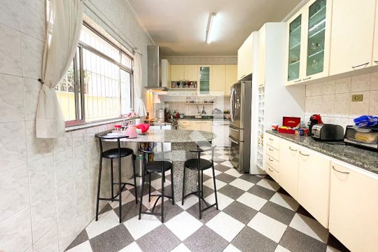 Cozinha de casa para alugar com 5 quartos, 520m² em Alto da Lapa, São Paulo