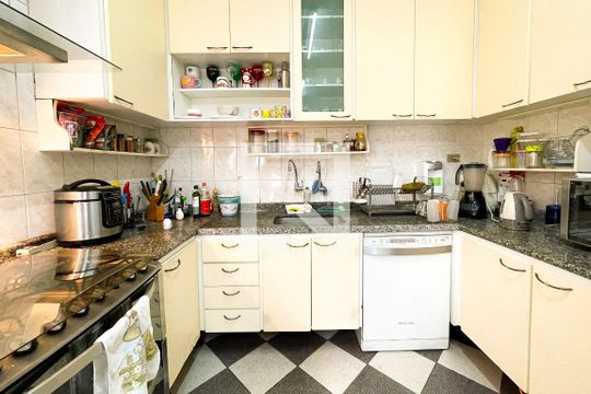 Cozinha de casa para alugar com 5 quartos, 520m² em Alto da Lapa, São Paulo