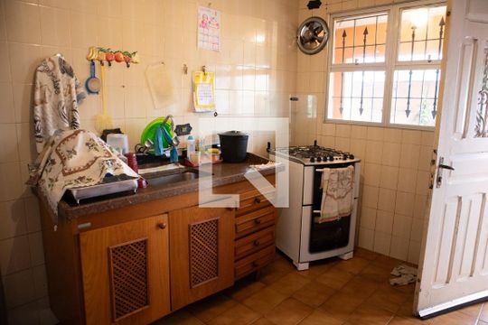 Cozinha de casa de condomínio à venda com 2 quartos, 200m² em Parada Inglesa, São Paulo