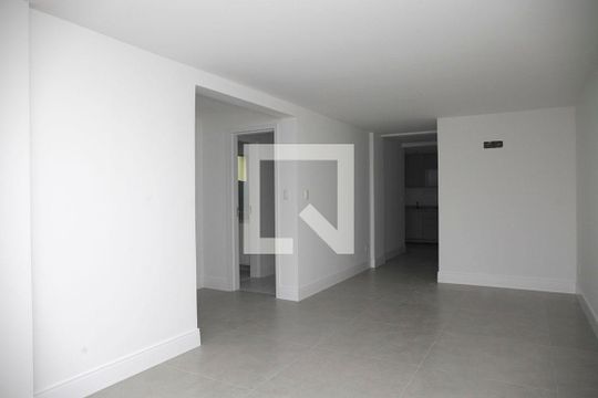Sala de apartamento à venda com 2 quartos, 83m² em São João, Porto Alegre