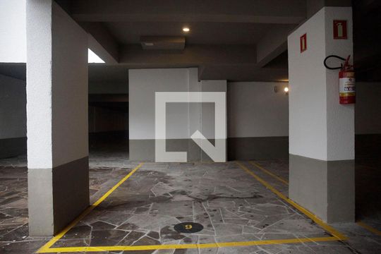 Box Estacionamento de apartamento à venda com 1 quarto, 83m² em São João, Porto Alegre