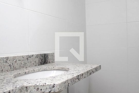 Banheiro Quarto 1 Suíte de apartamento à venda com 2 quartos, 83m² em São João, Porto Alegre
