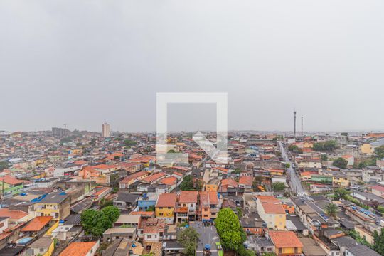 Vista da sala de apartamento para alugar com 3 quartos, 66m² em Jardim das Belezas, Carapicuíba