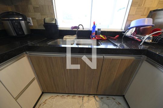 Cozinha de casa para alugar com 3 quartos, 210m² em Conjunto Cruzeiro do Sul, Aparecida de Goiânia