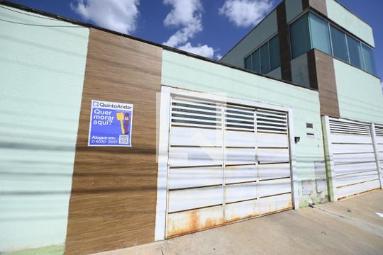 Fachada  de casa para alugar com 3 quartos, 210m² em Conjunto Cruzeiro do Sul, Aparecida de Goiânia
