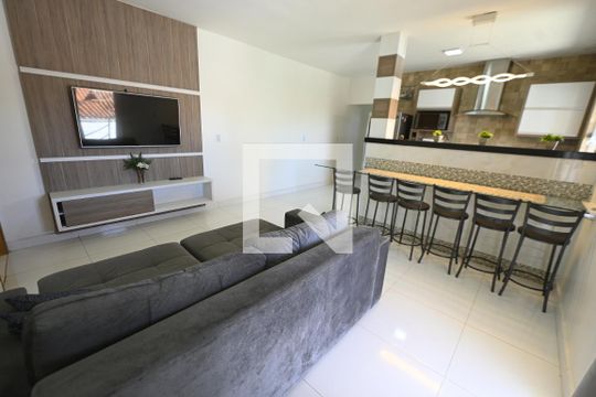 Casa para alugar com 3 quartos, 210m² em Conjunto Cruzeiro do Sul, Aparecida de Goiânia