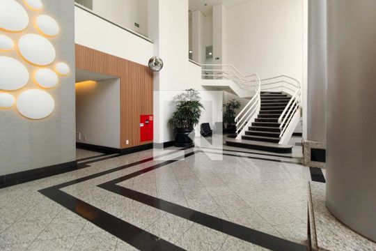 Hall de entrada de apartamento para alugar com 1 quarto, 47m² em Pinheiros, São Paulo
