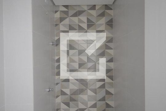 Banheiro de apartamento à venda com 2 quartos, 33m² em Vila Monumento, São Paulo