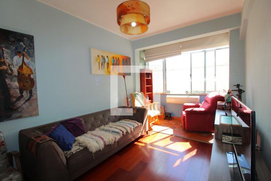Sala de apartamento para alugar com 3 quartos, 130m² em Floresta, Porto Alegre