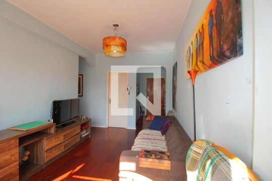 Sala de apartamento para alugar com 3 quartos, 130m² em Floresta, Porto Alegre