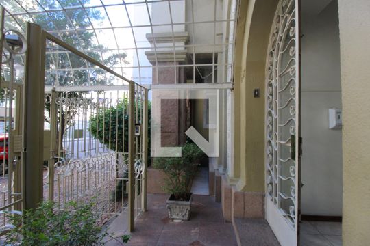 Fachada de apartamento para alugar com 3 quartos, 130m² em Floresta, Porto Alegre