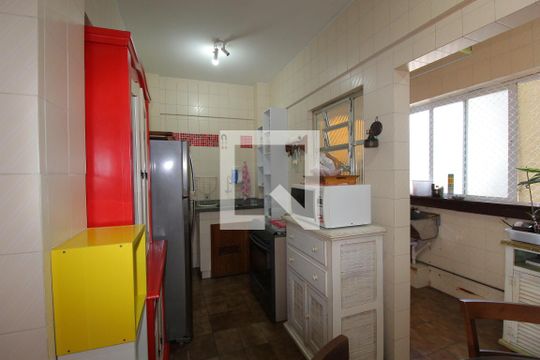 Cozinha de apartamento para alugar com 3 quartos, 130m² em Floresta, Porto Alegre