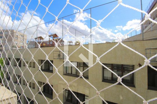Sala - Vista de apartamento para alugar com 3 quartos, 130m² em Floresta, Porto Alegre