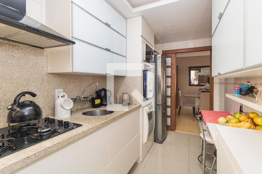 Cozinha e Área de Serviço de apartamento à venda com 3 quartos, 110m² em Jardim Itu, Porto Alegre