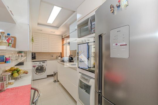 Cozinha e Área de Serviço de apartamento à venda com 3 quartos, 110m² em Jardim Itu, Porto Alegre