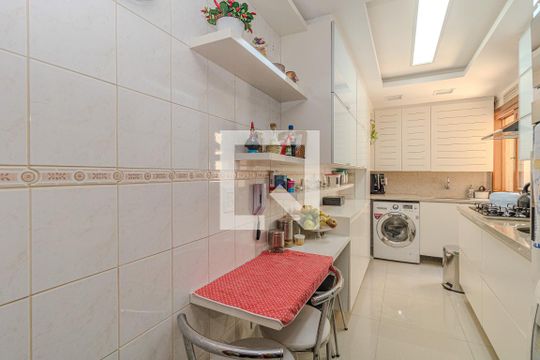 Cozinha e Área de Serviço de apartamento à venda com 3 quartos, 110m² em Jardim Itu, Porto Alegre