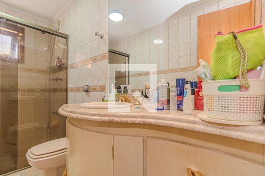 Banheiro da Suíte de apartamento à venda com 3 quartos, 110m² em Jardim Itu, Porto Alegre