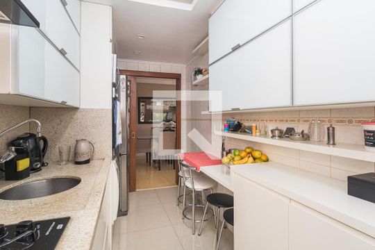 Cozinha e Área de Serviço de apartamento à venda com 3 quartos, 110m² em Jardim Itu, Porto Alegre
