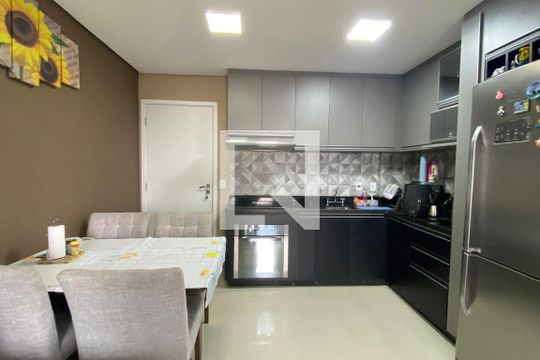 Cozinha de apartamento para alugar com 1 quarto, 55m² em Bethaville I, Barueri