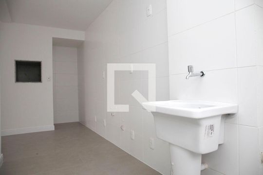Cozinha e Área de Serviço de apartamento à venda com 1 quarto, 72m² em São João, Porto Alegre
