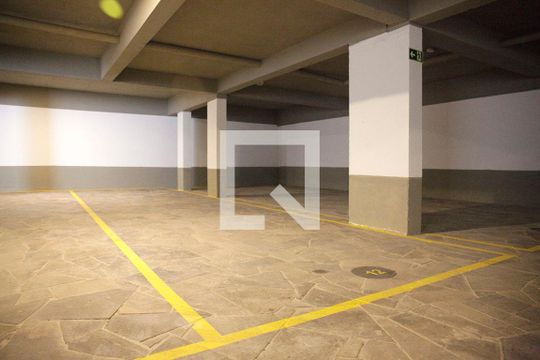 Box Estacionamento de apartamento à venda com 2 quartos, 83m² em São João, Porto Alegre