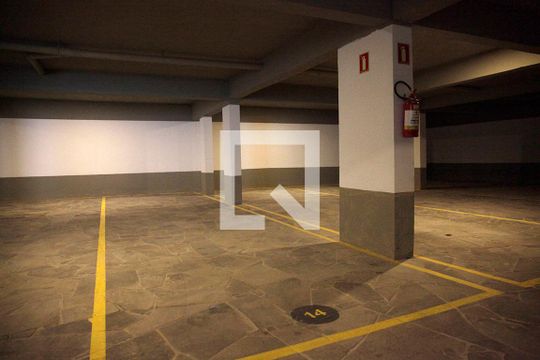 Box Estacionamento de apartamento à venda com 2 quartos, 83m² em São João, Porto Alegre