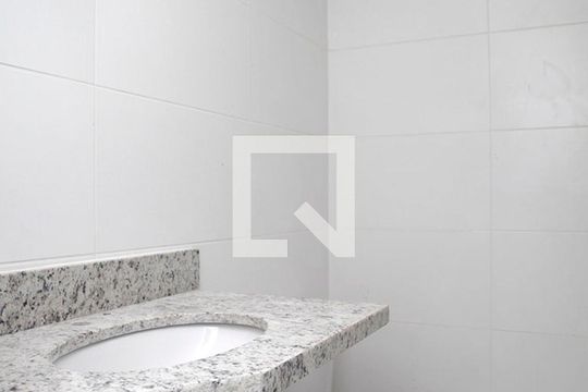 Banheiro Quarto 1 Suíte de apartamento à venda com 2 quartos, 83m² em São João, Porto Alegre