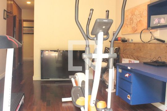 Quarto 1 - Suíte de casa para alugar com 6 quartos, 560m² em Vila Tramontano, São Paulo