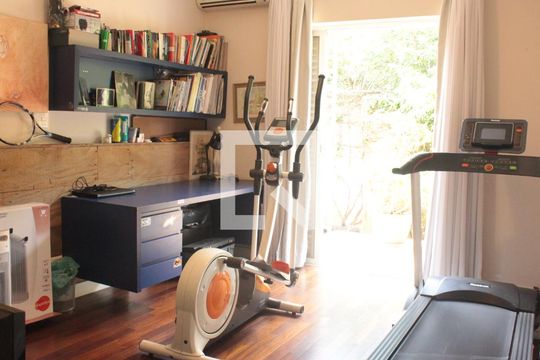 Quarto 1 - Suíte de casa para alugar com 6 quartos, 560m² em Vila Tramontano, São Paulo