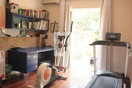 Quarto 1 - Suíte de casa para alugar com 6 quartos, 560m² em Vila Tramontano, São Paulo