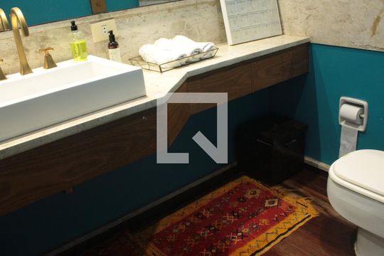 Banheiro Social de casa para alugar com 6 quartos, 560m² em Vila Tramontano, São Paulo