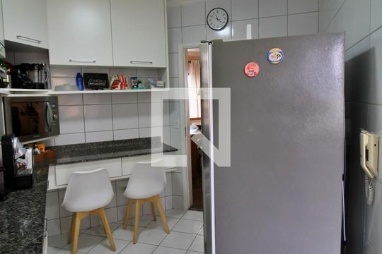Cozinha de apartamento à venda com 4 quartos, 152m² em Jardim Monte Kemel, São Paulo