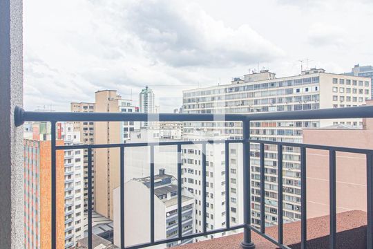 Sacada de kitnet/studio para alugar com 1 quarto, 38m² em Centro, Curitiba