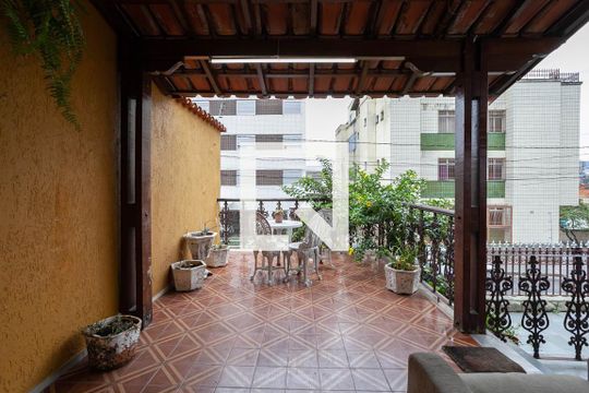 Varanda de casa para alugar com 4 quartos, 200m² em Jardim America, Belo Horizonte