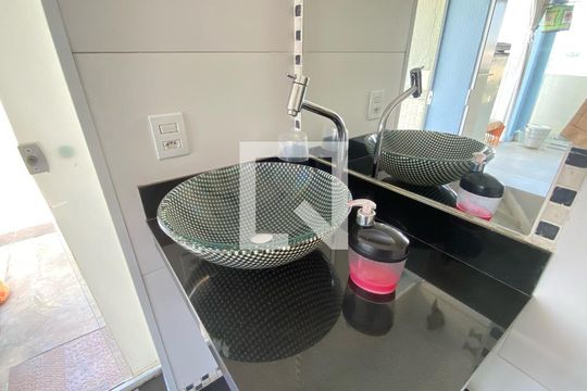 Banheiro Suíte  de apartamento à venda com 3 quartos, 210m² em Vila Bertioga, São Paulo
