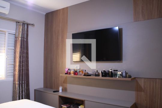 Dormitório suíte 1 de casa à venda com 3 quartos, 337m² em Jardim Eulina, Campinas