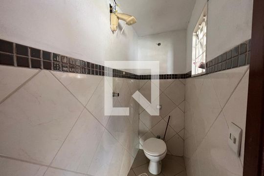 Lavabo de casa à venda com 4 quartos, 200m² em Arcadia, Contagem
