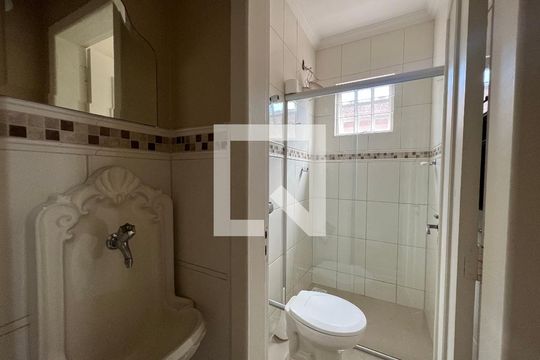 Banheiro 1 de casa à venda com 4 quartos, 200m² em Arcadia, Contagem