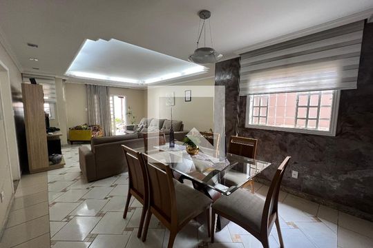Sala 2 de casa à venda com 4 quartos, 200m² em Arcadia, Contagem