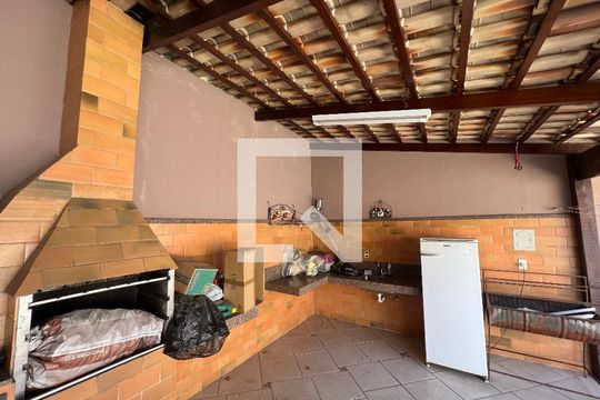 Churrasqueira de casa à venda com 4 quartos, 200m² em Arcadia, Contagem