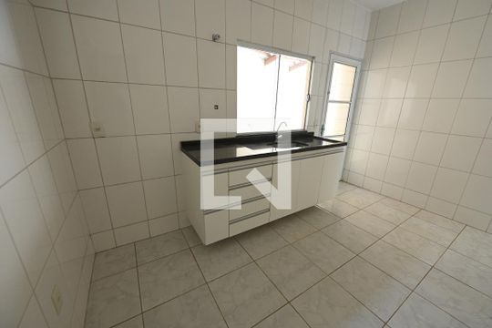 Cozinha de casa para alugar com 3 quartos, 370m² em Nova Brasília, Aparecida de Goiânia