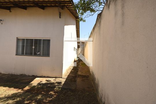Área comum de casa para alugar com 3 quartos, 370m² em Nova Brasília, Aparecida de Goiânia