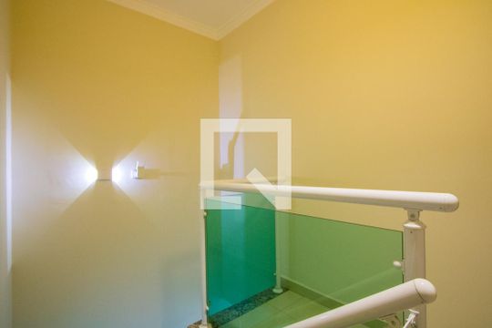 Corredor de casa à venda com 2 quartos, 143m² em Vila América, Santo André
