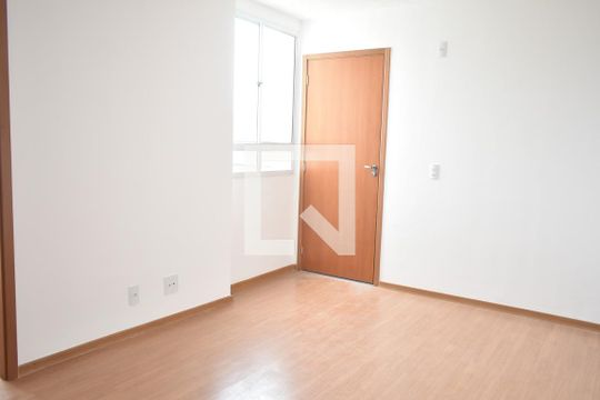 Sala de apartamento para alugar com 2 quartos, 42m² em Campo Grande, Rio de Janeiro