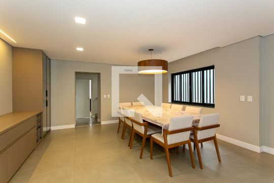 Sala de casa à venda com 5 quartos, 320m² em Vila Lais, São Paulo