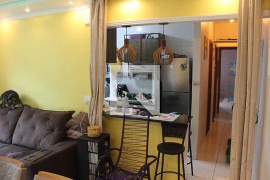 Sala de apartamento para alugar com 2 quartos, 59m² em Vila Voturuá, São Vicente