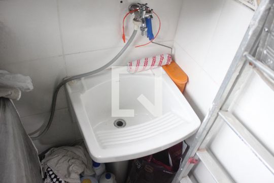 Área de Serviço de apartamento para alugar com 2 quartos, 59m² em Vila Voturuá, São Vicente
